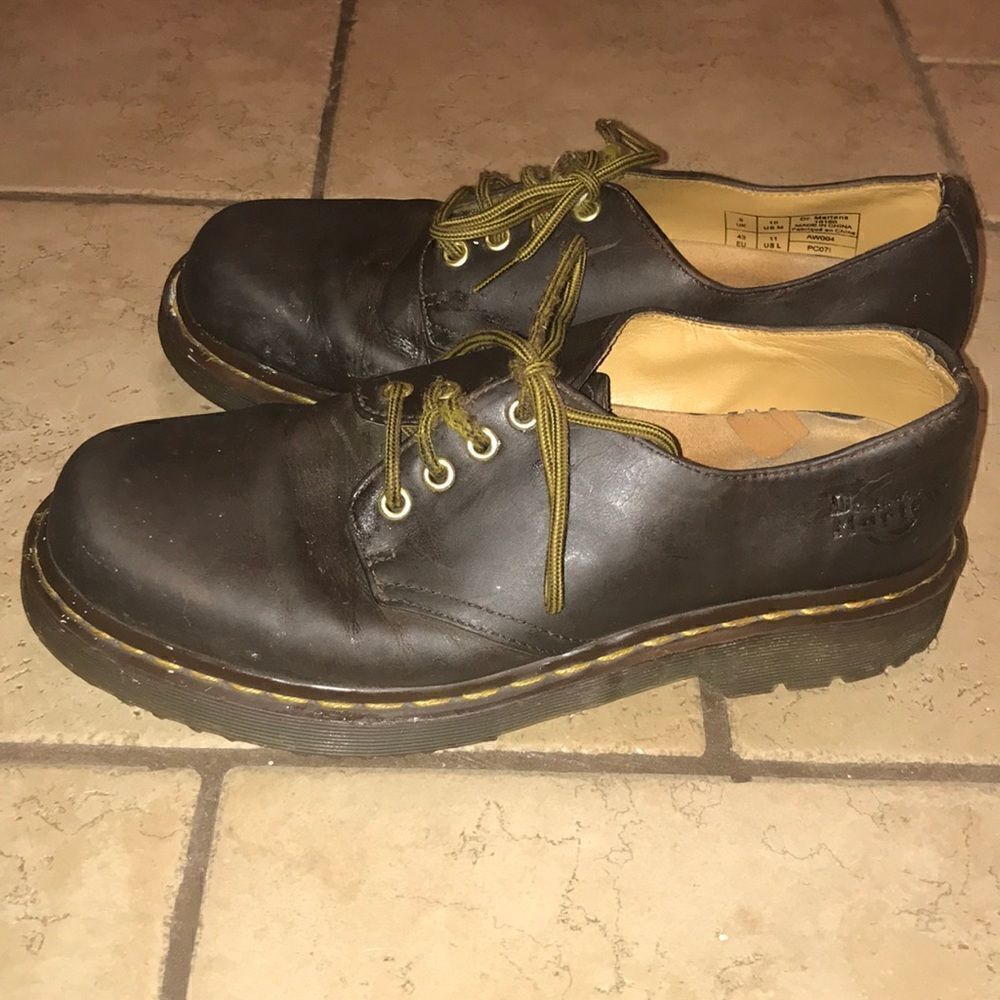 Dr. Martens Air Wair Classic Lace Up - Picture 6 of 6